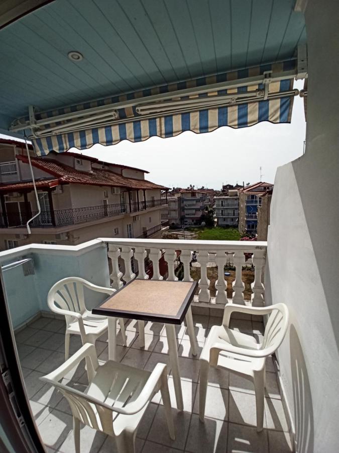 Villa Cosmos Inn Olympiakí Aktí Екстериор снимка