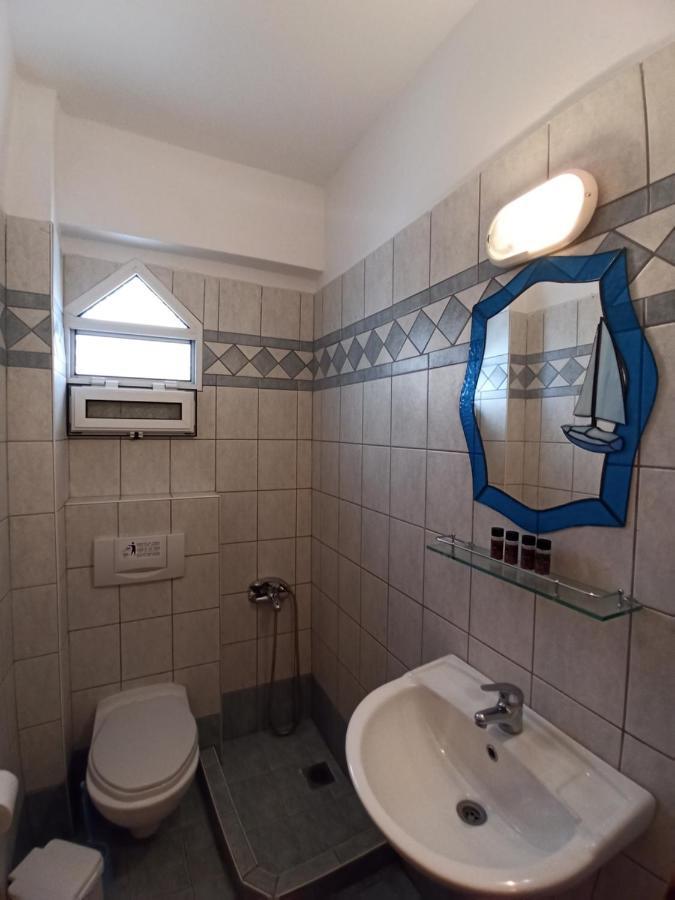 Villa Cosmos Inn Olympiakí Aktí Екстериор снимка