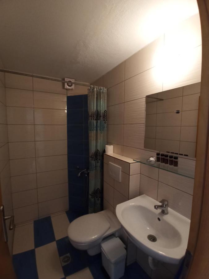 Villa Cosmos Inn Olympiakí Aktí Екстериор снимка