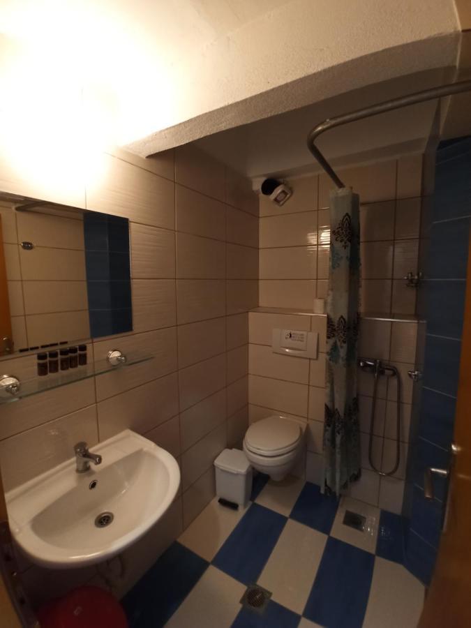 Villa Cosmos Inn Olympiakí Aktí Екстериор снимка