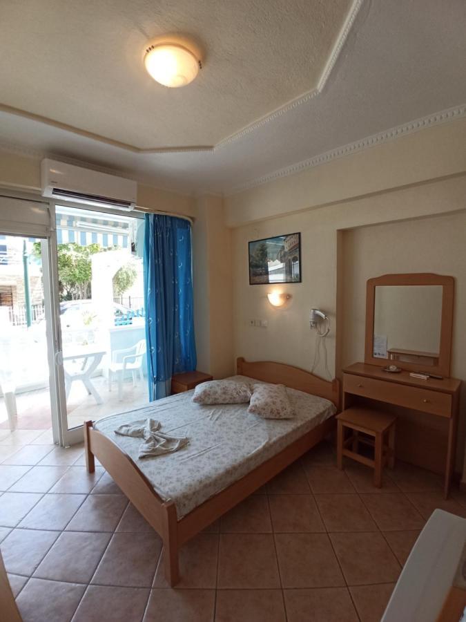 Villa Cosmos Inn Olympiakí Aktí Екстериор снимка