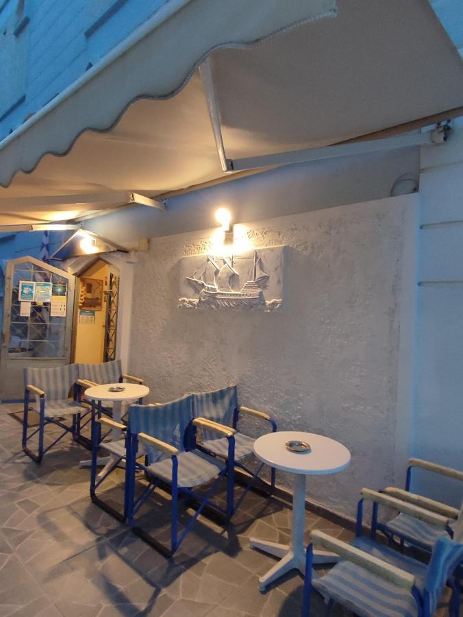Villa Cosmos Inn Olympiakí Aktí Екстериор снимка